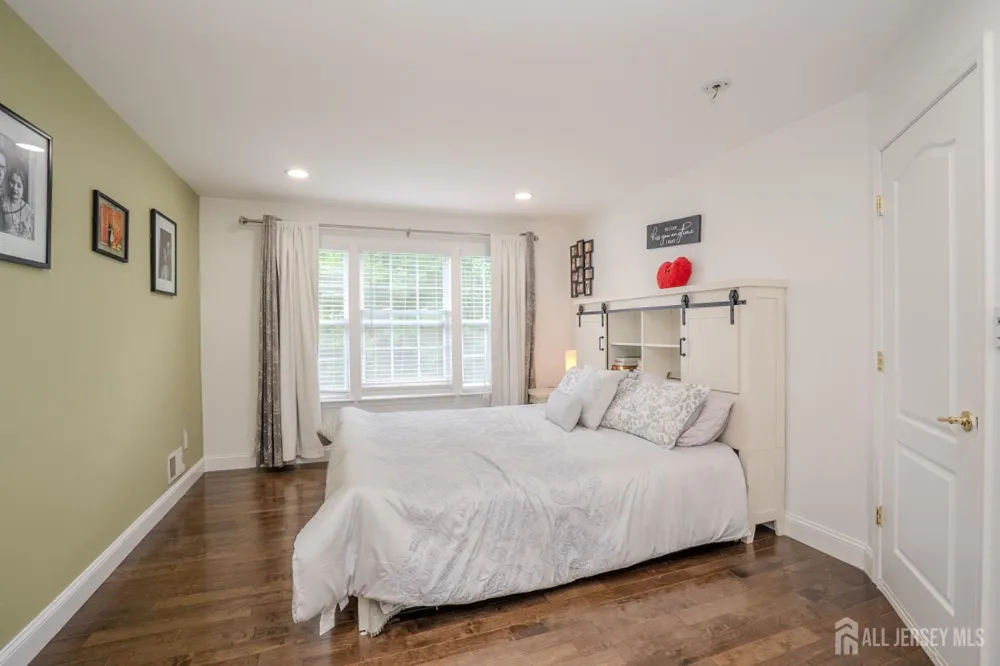 110 Briarwood Drive North Brunswick, NJ 08902