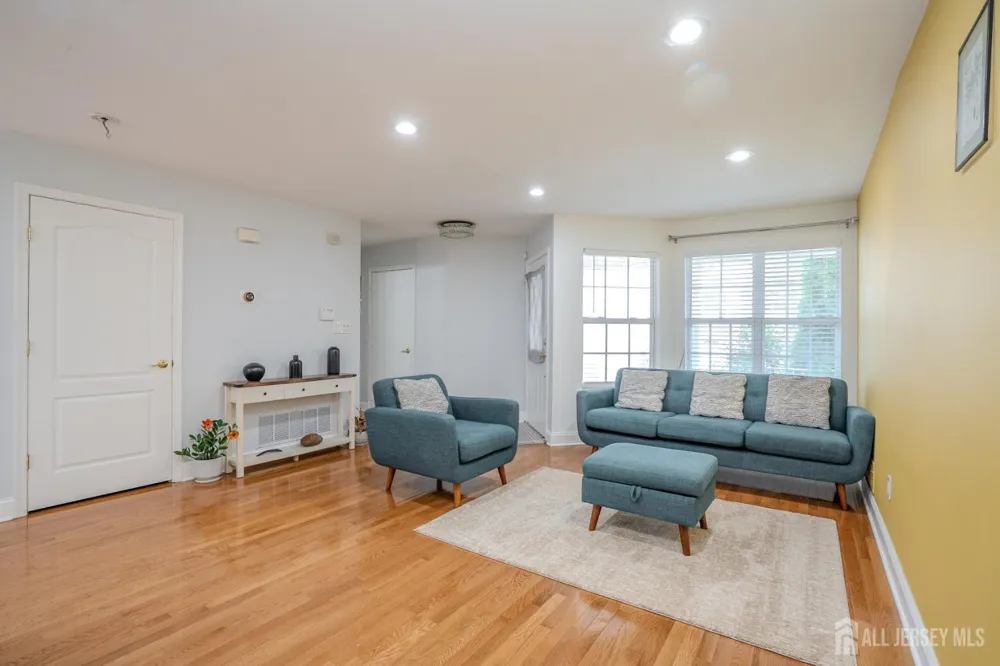 110 Briarwood Drive North Brunswick, NJ 08902