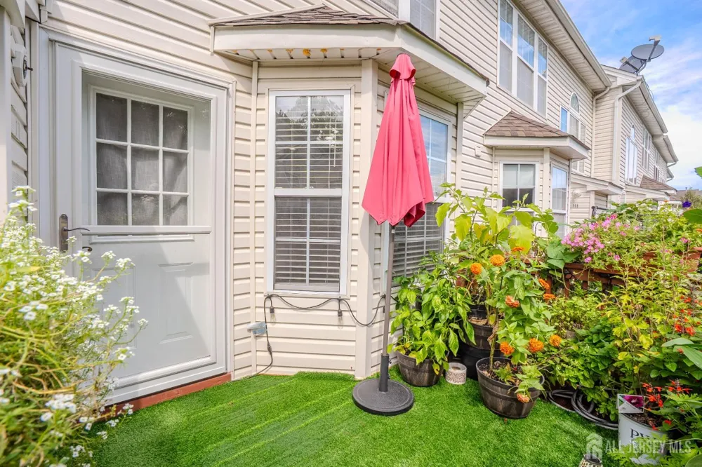 110 Briarwood Drive North Brunswick, NJ 08902