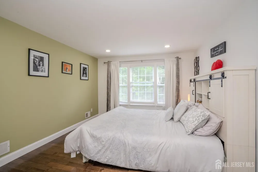 110 Briarwood Drive North Brunswick, NJ 08902
