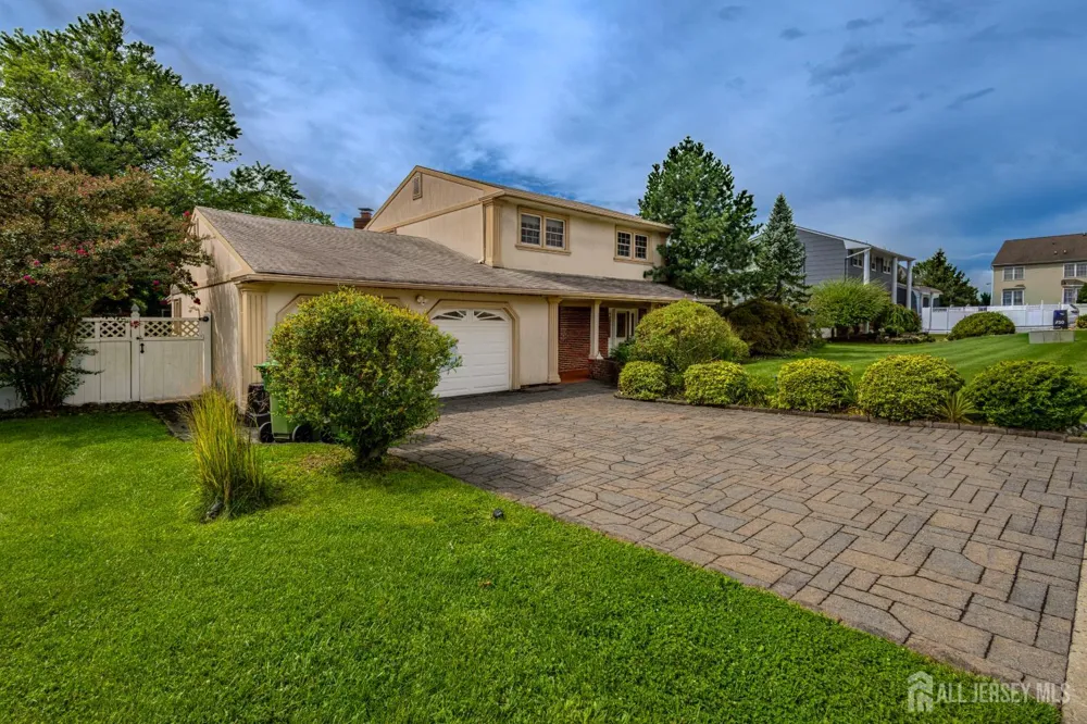 10 Devonshire Road Sayreville, NJ 08859