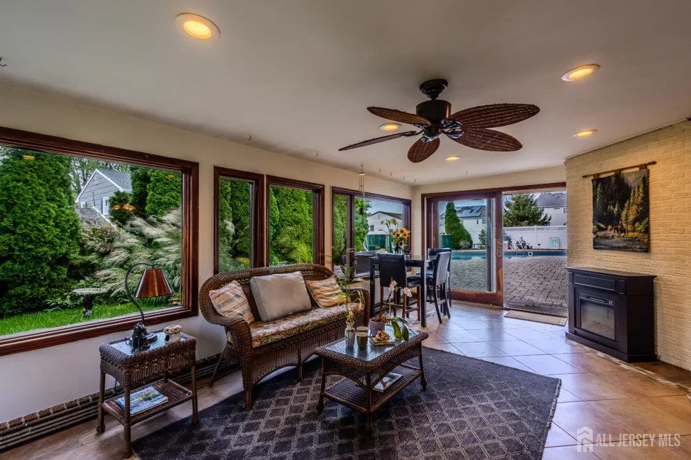10 Devonshire Road Sayreville, NJ 08859