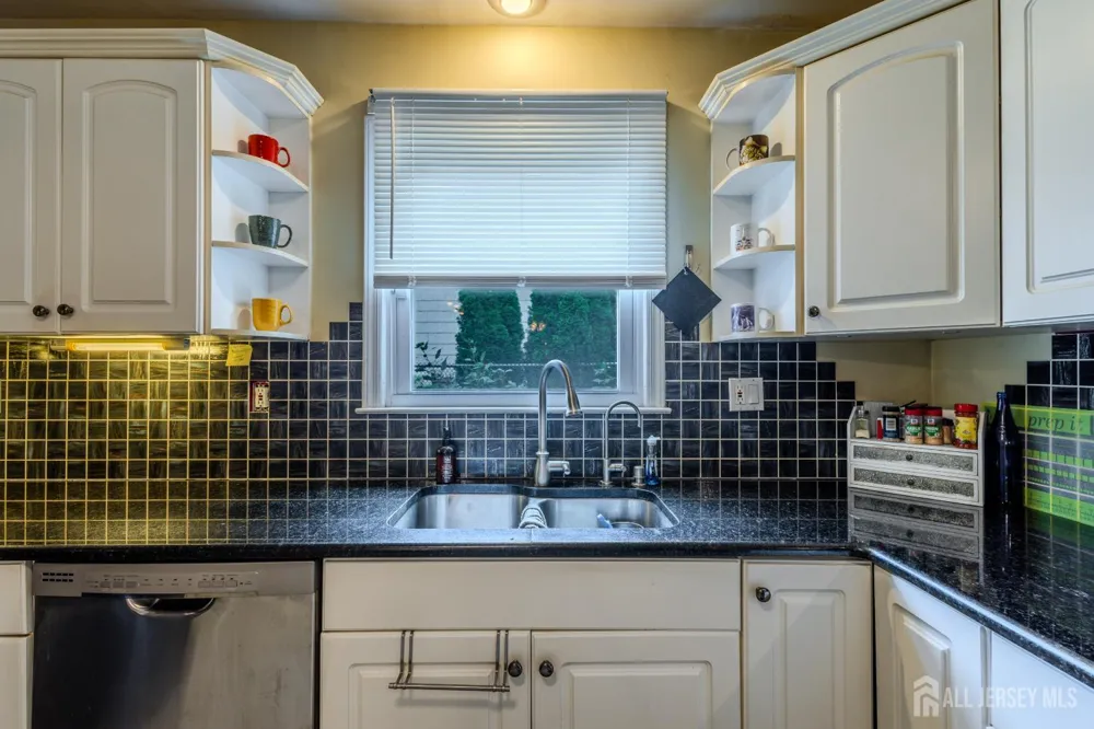 10 Devonshire Road Sayreville, NJ 08859