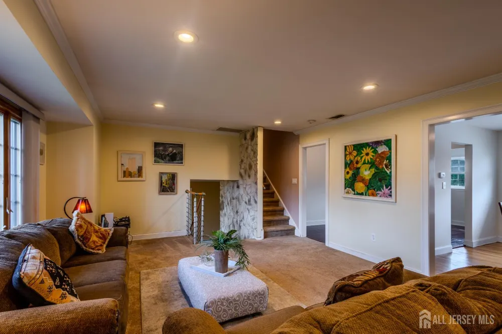 10 Devonshire Road Sayreville, NJ 08859