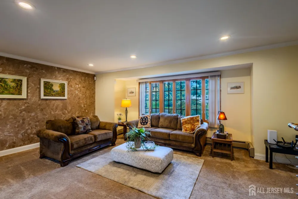 10 Devonshire Road Sayreville, NJ 08859