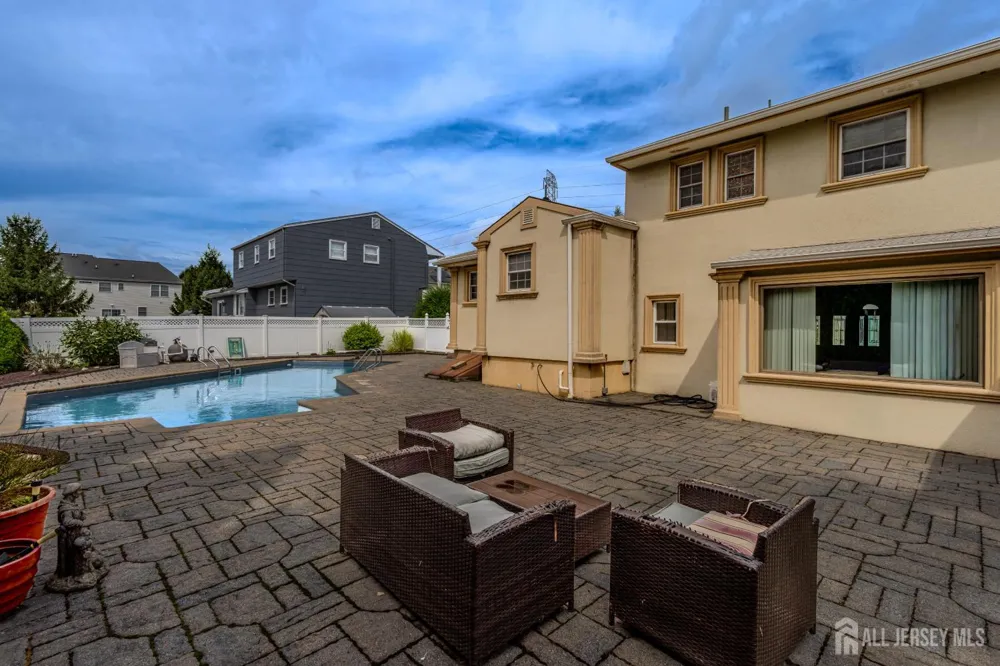 10 Devonshire Road Sayreville, NJ 08859