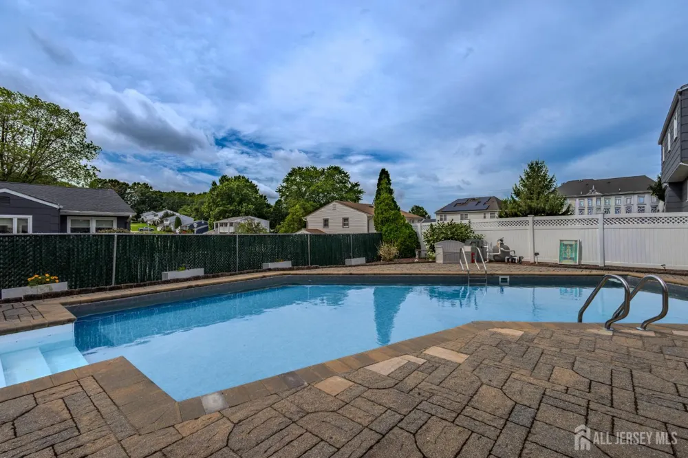 10 Devonshire Road Sayreville, NJ 08859