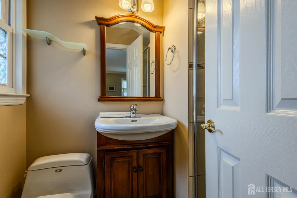 10 Devonshire Road Sayreville, NJ 08859