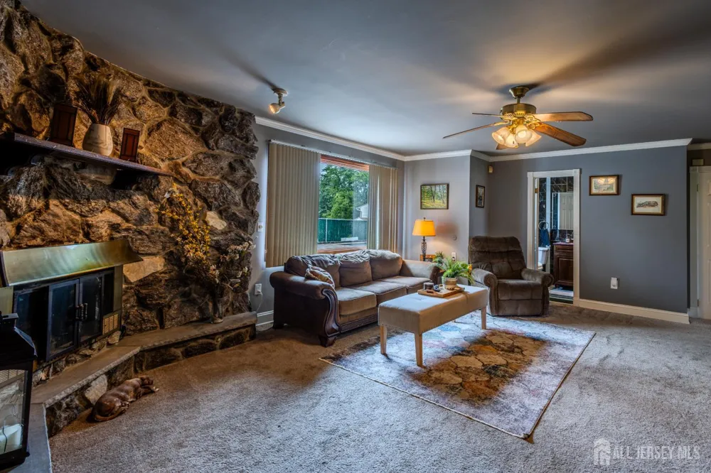 10 Devonshire Road Sayreville, NJ 08859