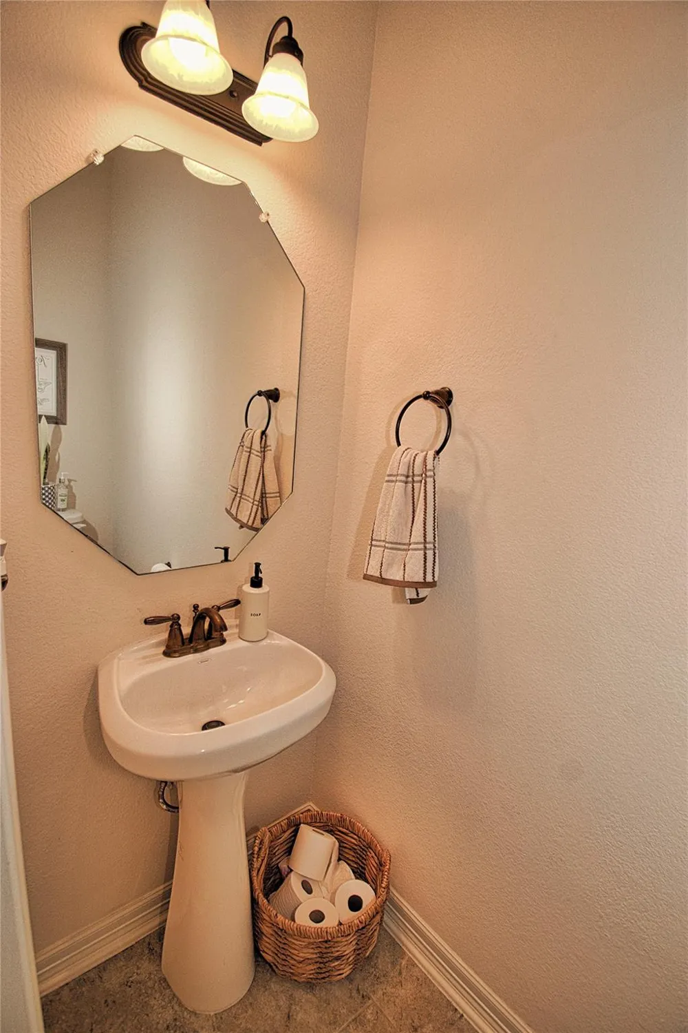 4132 Boardwalk Boulevard Seabrook, TX 77586