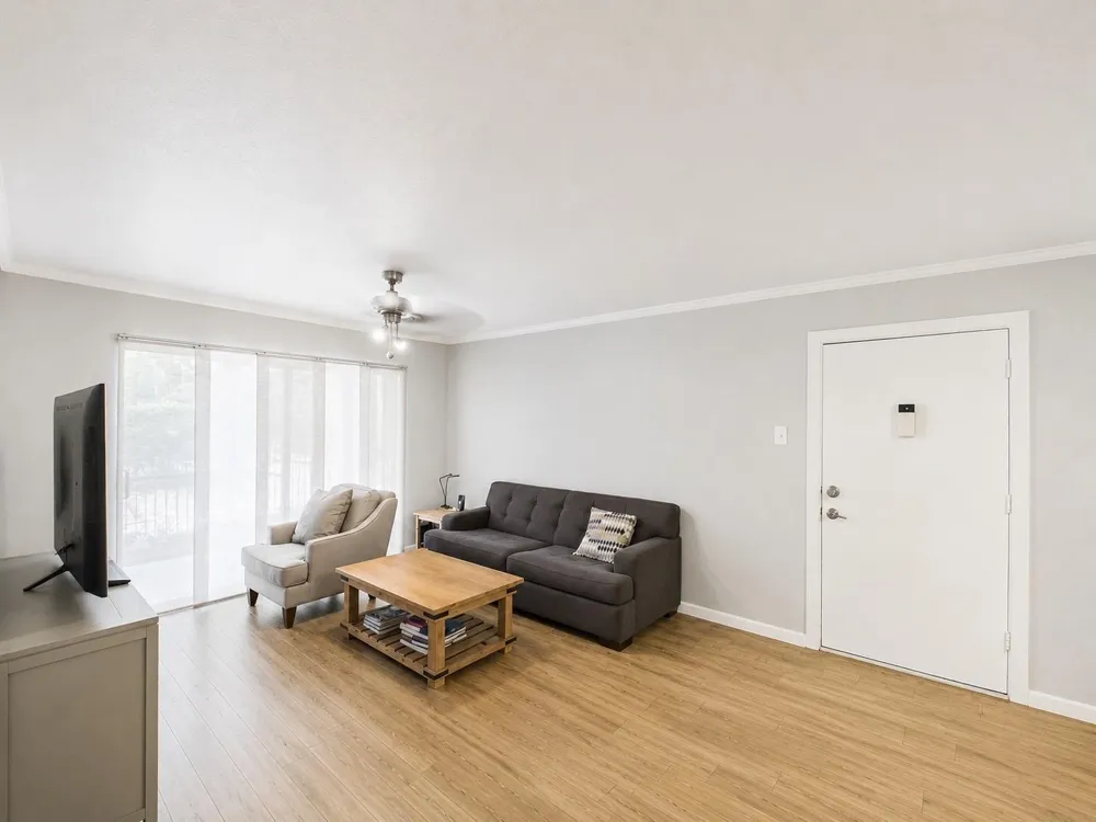 7555 Katy Freeway #49 Houston, TX 77024