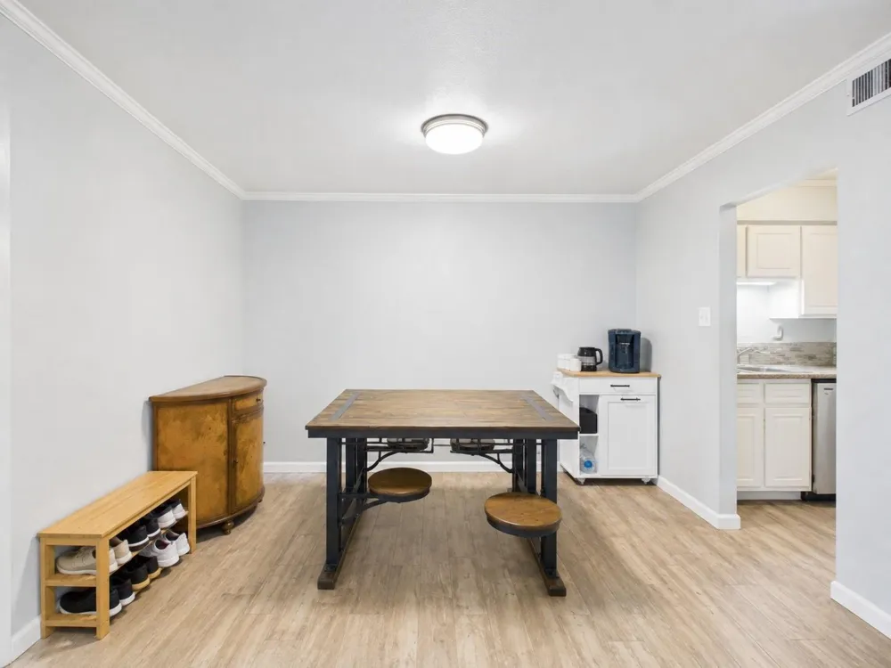 7555 Katy Freeway #49 Houston, TX 77024