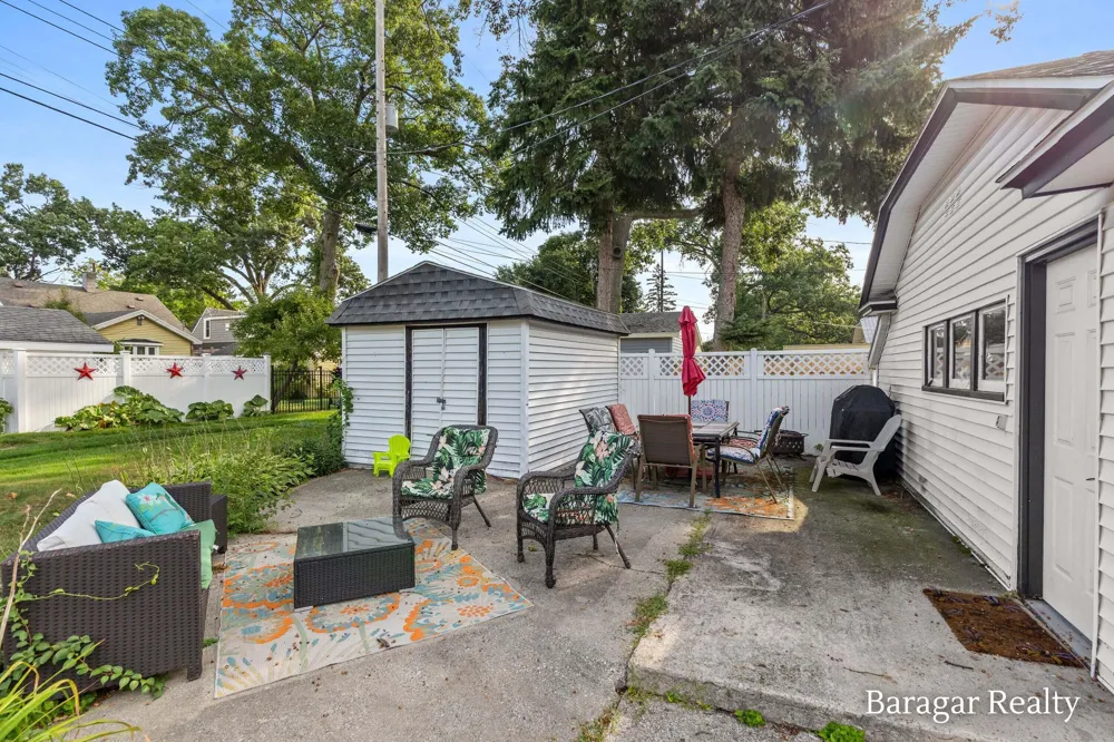 2292 Miner Avenue Muskegon, MI 49441