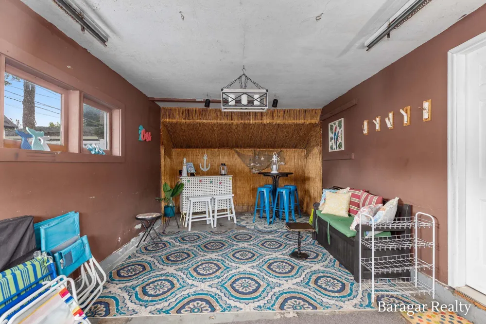 2292 Miner Avenue Muskegon, MI 49441