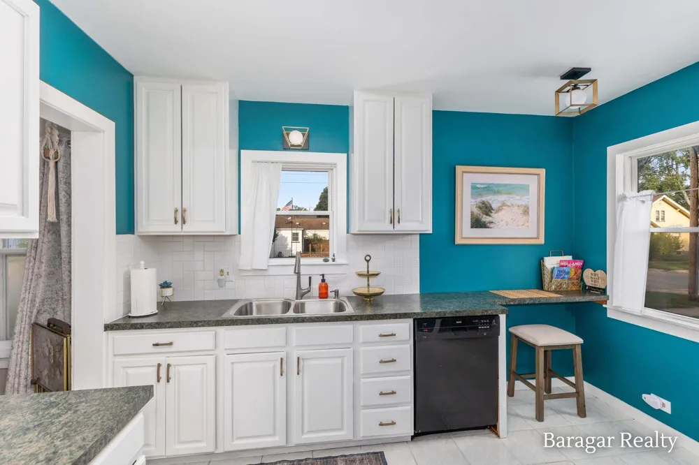 2292 Miner Avenue Muskegon, MI 49441