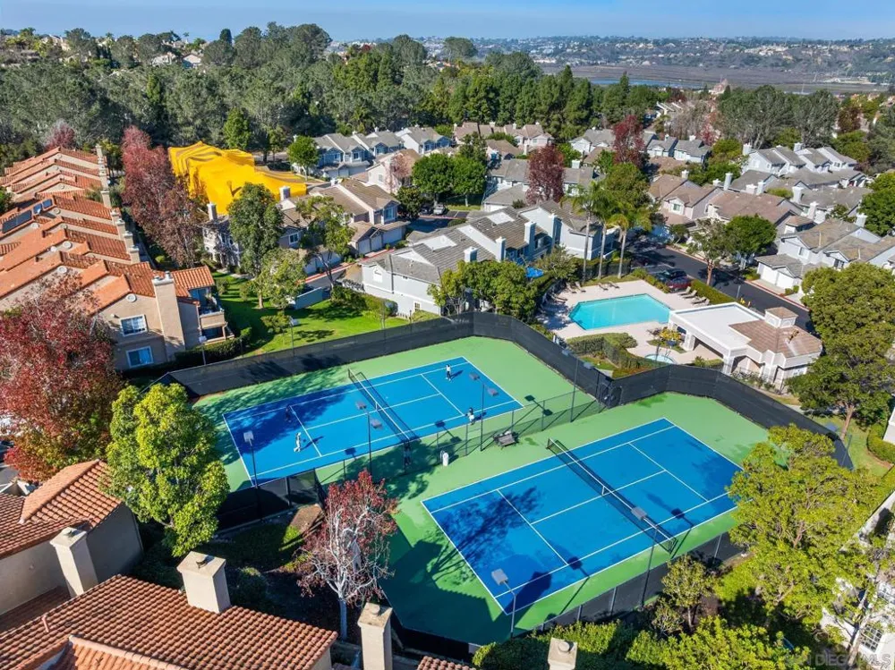 3811 Creststone San Diego, CA 92130