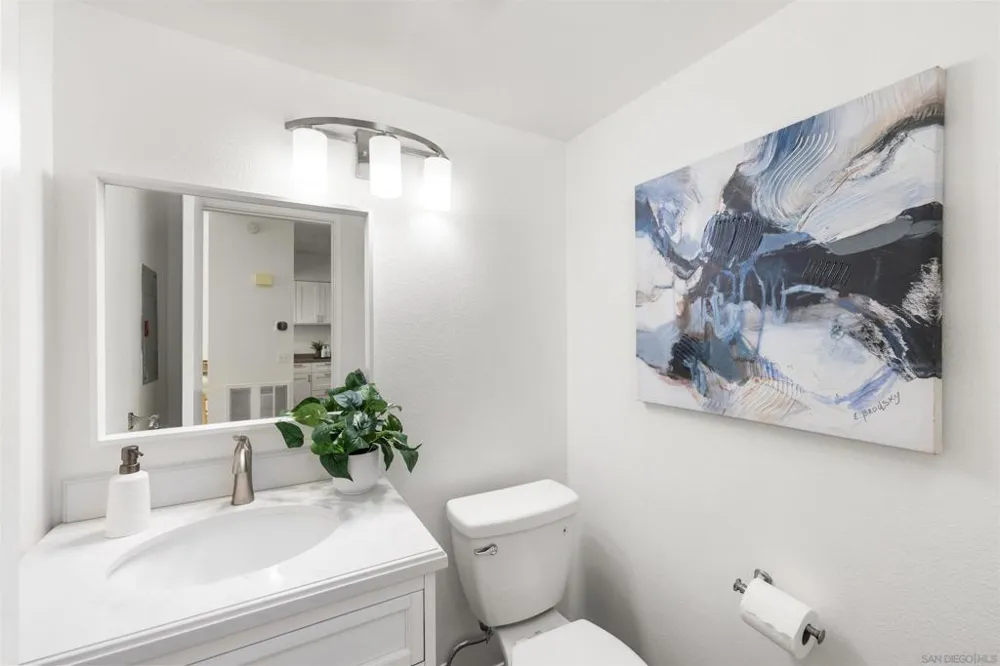 3811 Creststone San Diego, CA 92130