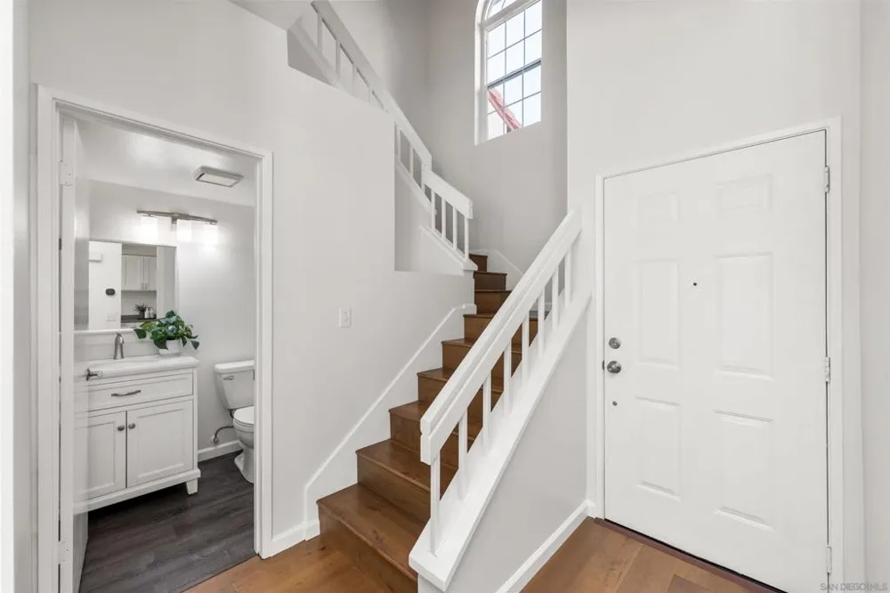 3811 Creststone San Diego, CA 92130