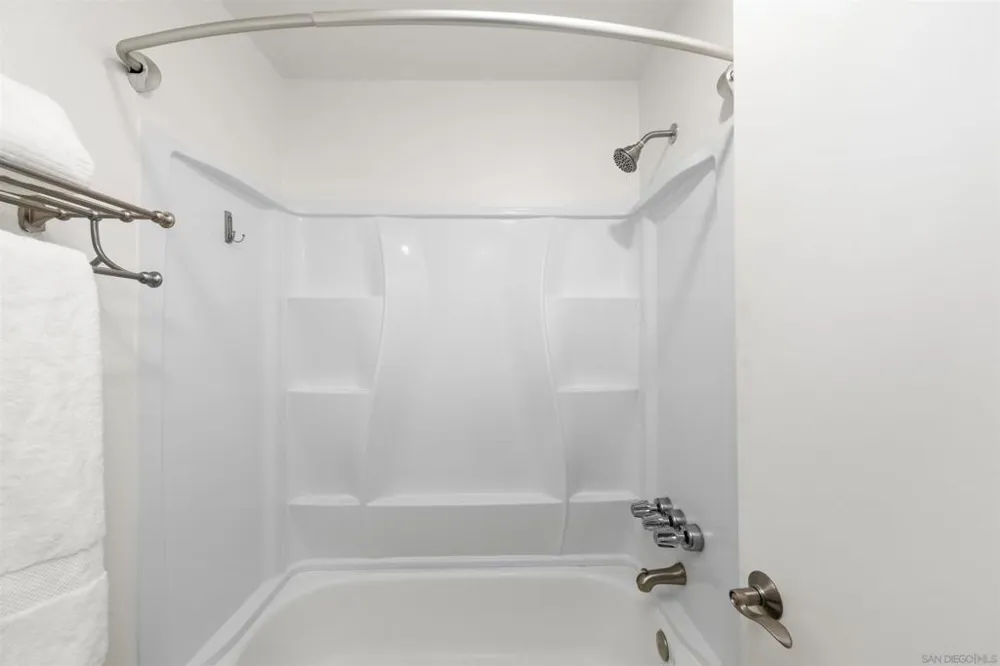 3811 Creststone San Diego, CA 92130