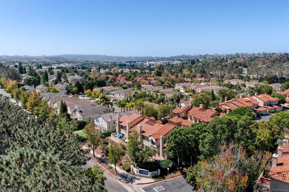 3811 Creststone San Diego, CA 92130