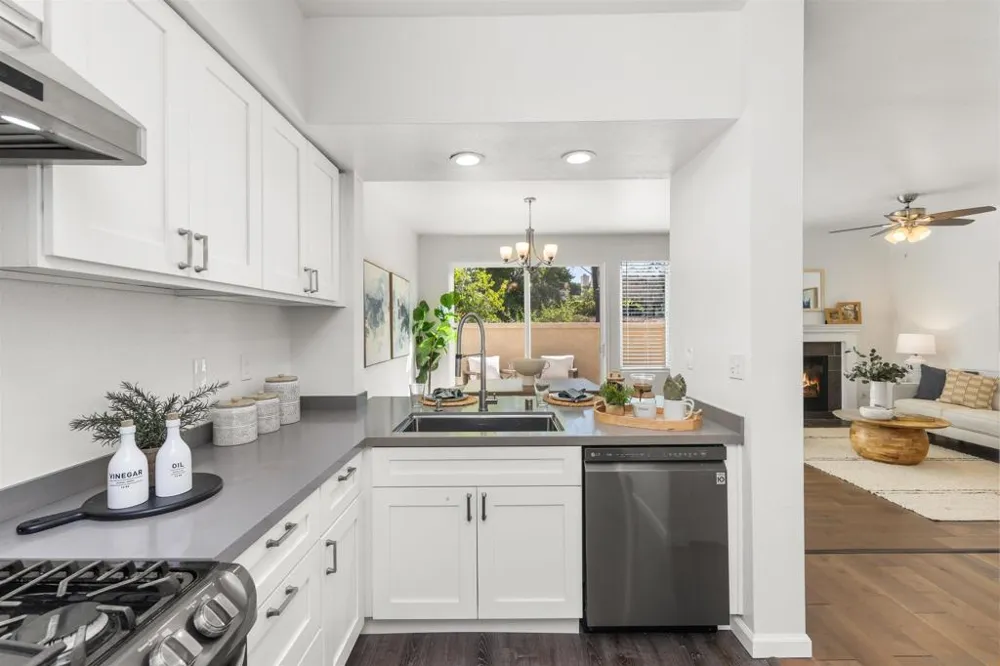 3811 Creststone San Diego, CA 92130