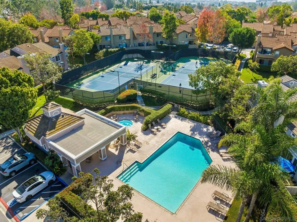 3811 Creststone San Diego, CA 92130