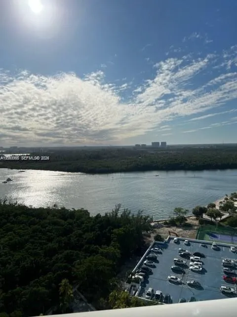 100 Bayview Dr #PH-21 Sunny Isles Beach, FL 33160