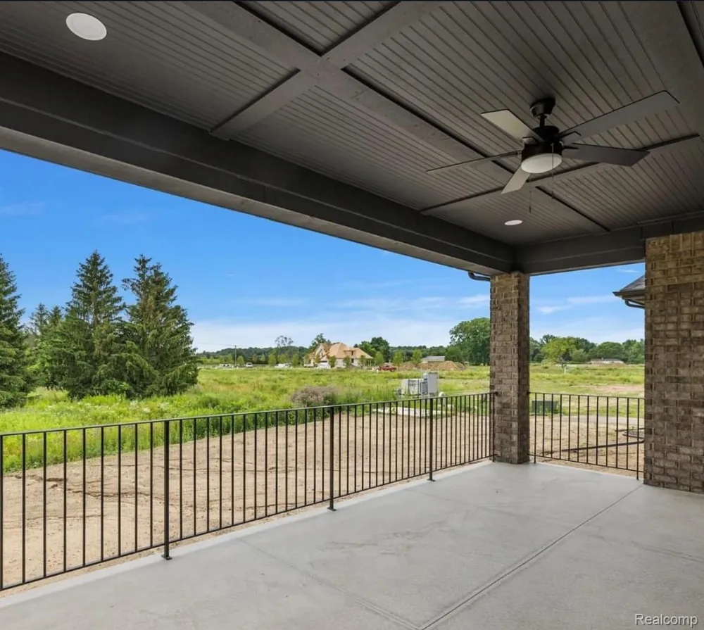 27655 Hagen Rd Chesterfield Township, MI 48051