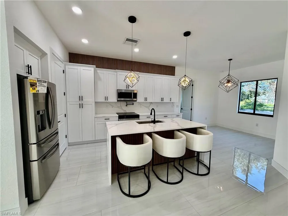 805 Lincoln Avenue Lehigh Acres, FL 33972