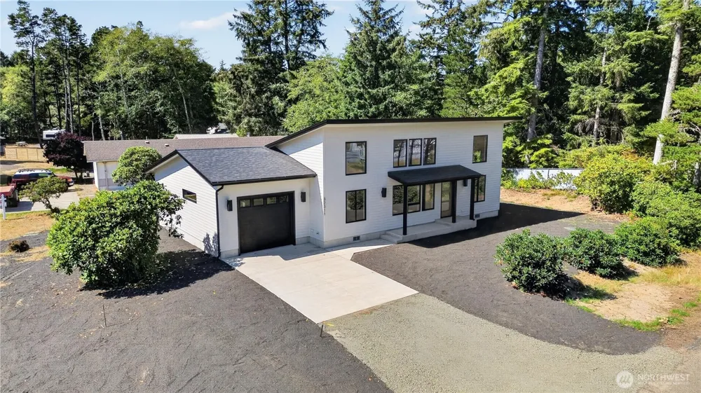 32311 Place Ocean Park, WA 98640