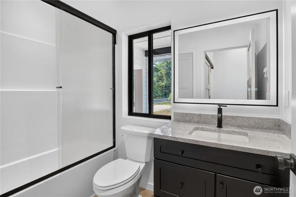 32311 Place Ocean Park, WA 98640