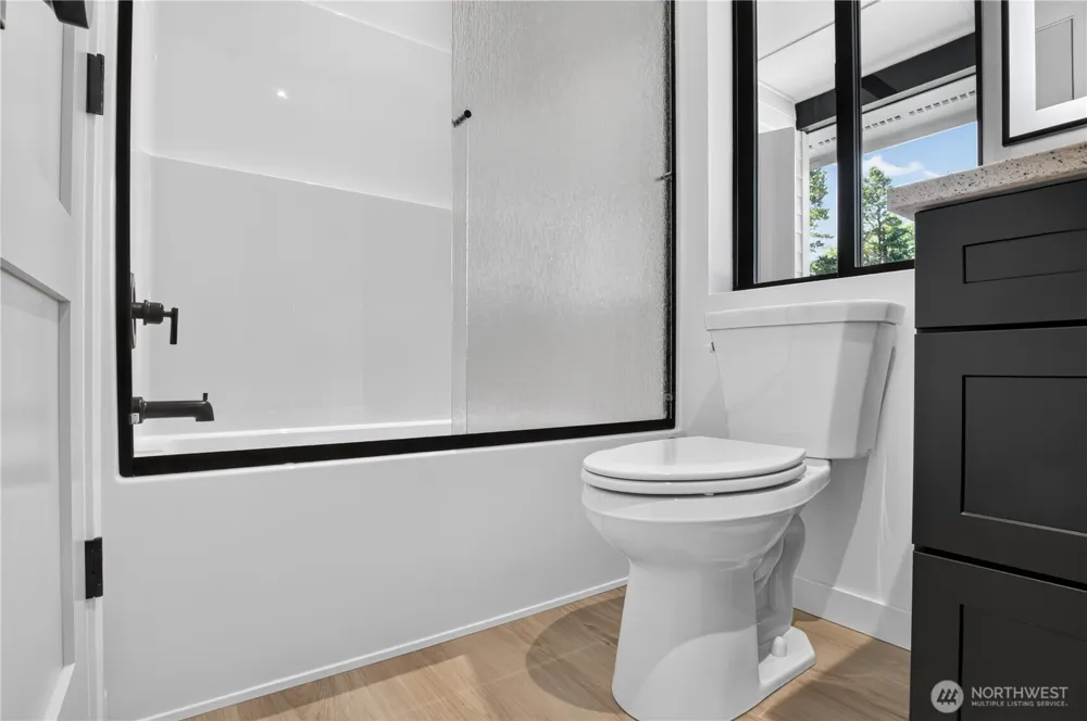 32311 Place Ocean Park, WA 98640