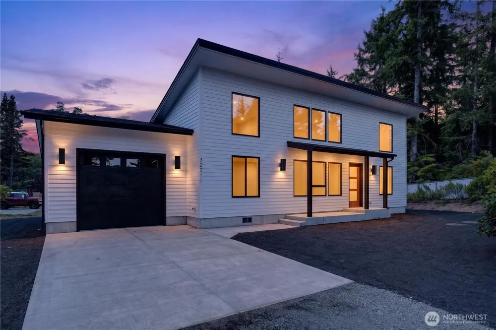 32311 Place Ocean Park, WA 98640
