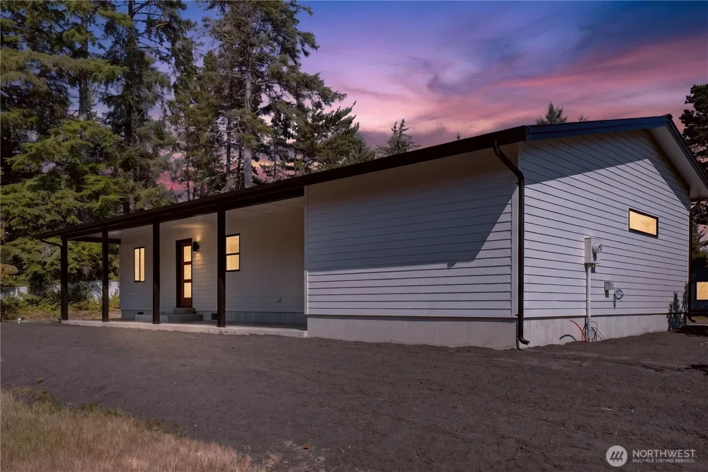 32311 Place Ocean Park, WA 98640
