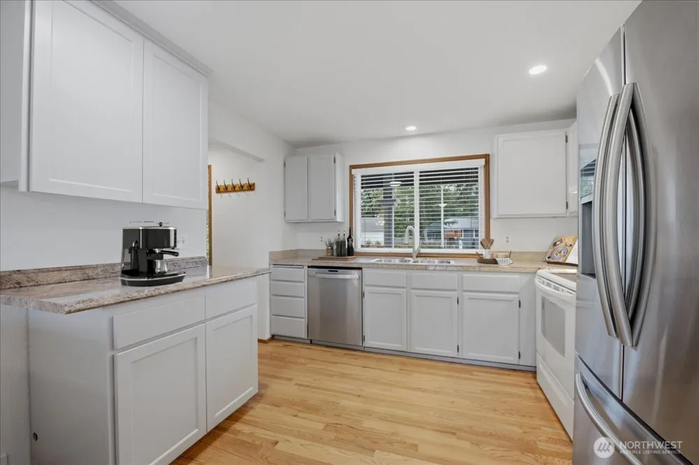 10203 50th Place W Mukilteo, WA 98275