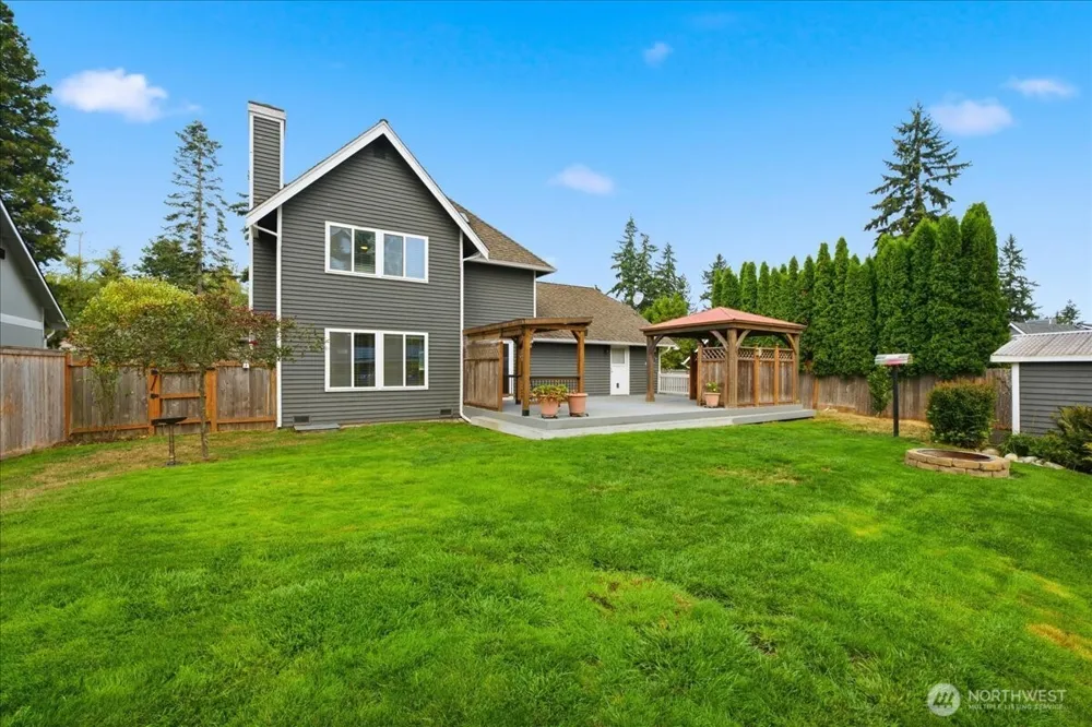 10203 50th Place W Mukilteo, WA 98275