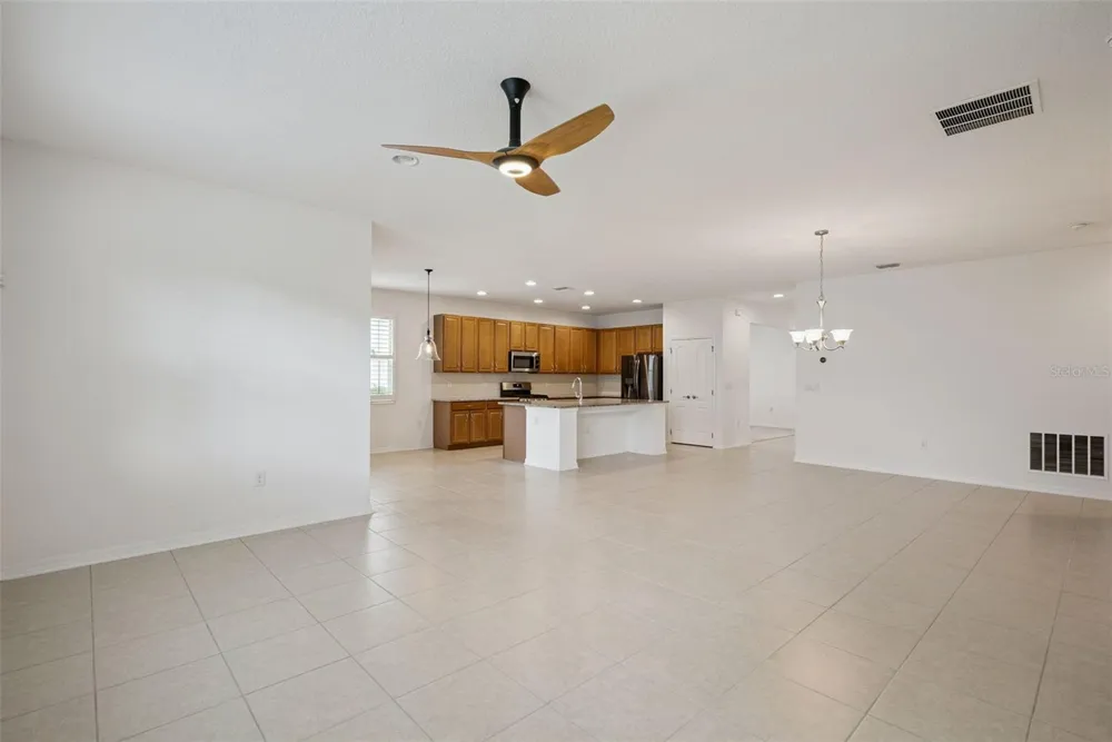 211 LUGANO WAY Debary, FL 32713