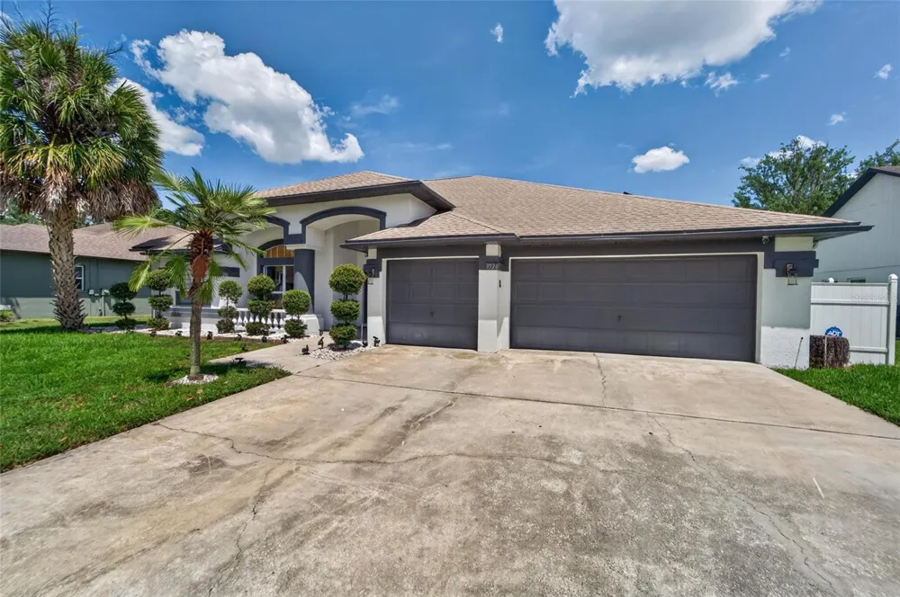 3926 NORTHRIDGE DRIVE Valrico, FL 33596