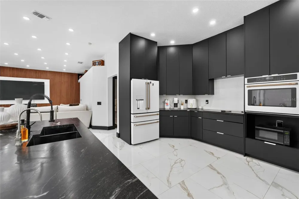 3926 NORTHRIDGE DRIVE Valrico, FL 33596