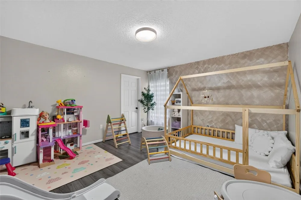 3926 NORTHRIDGE DRIVE Valrico, FL 33596