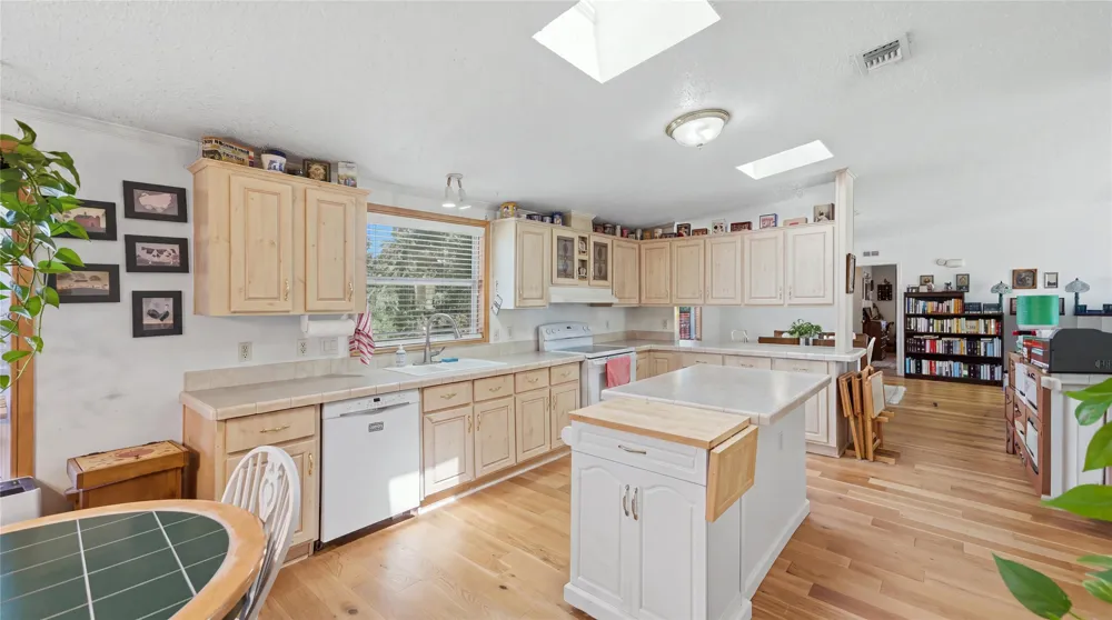 218 Little Ranch Road Red Rock, TX 78662