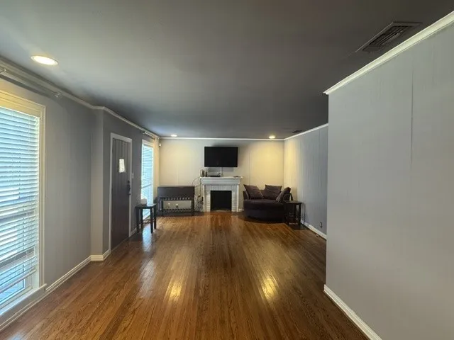 6050 Penrose Avenue Dallas, TX 75206