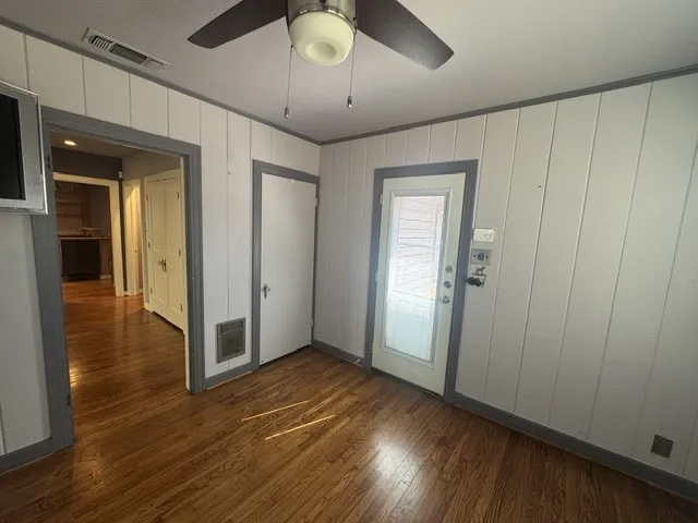6050 Penrose Avenue Dallas, TX 75206