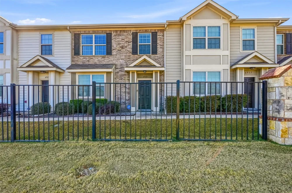 6913 Sandshell Boulevard Fort Worth, TX 76137