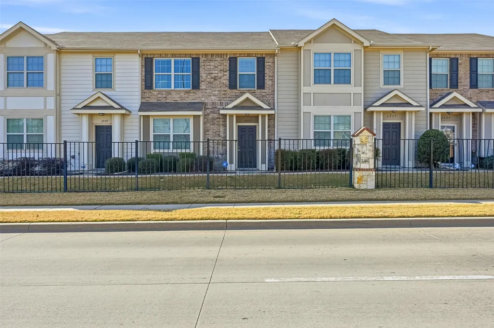 6913 Sandshell Boulevard Fort Worth, TX 76137