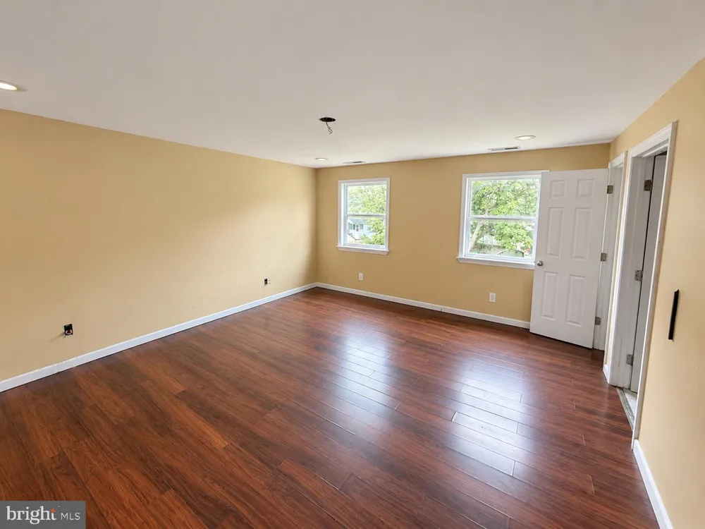 503 DELAWARE AVENUE Palmyra, NJ 08065