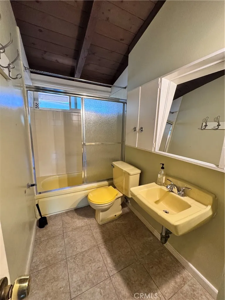 2605 E Santa Fe Fullerton, CA 92831
