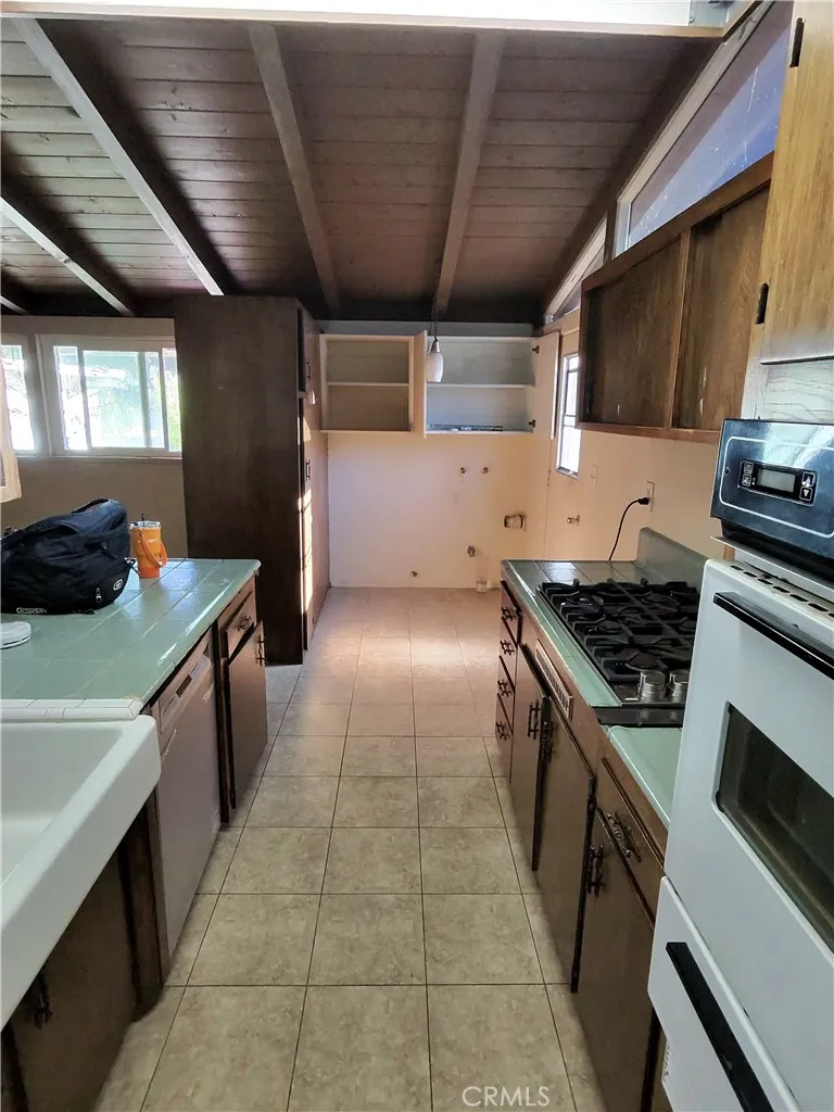 2605 E Santa Fe Fullerton, CA 92831