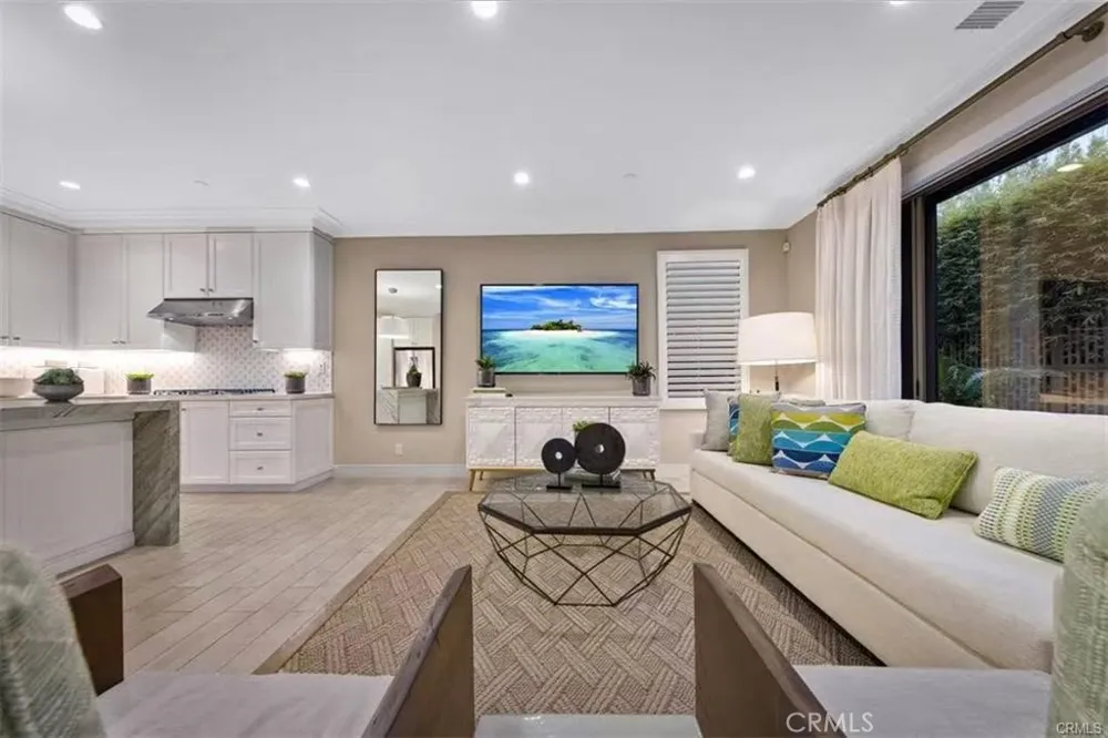 166 Villa Ridge Irvine, CA 92602