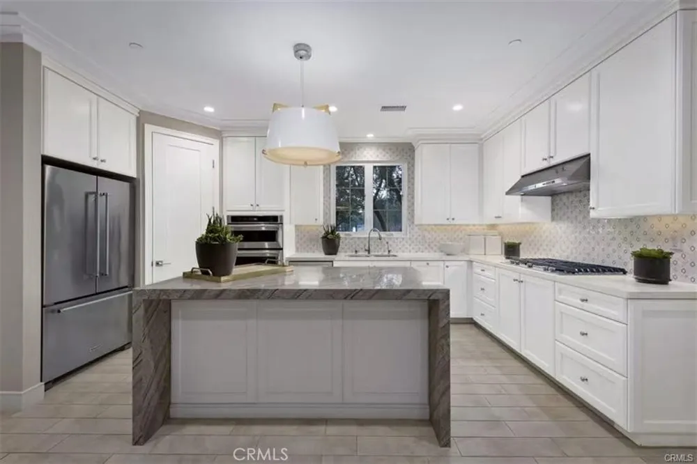166 Villa Ridge Irvine, CA 92602